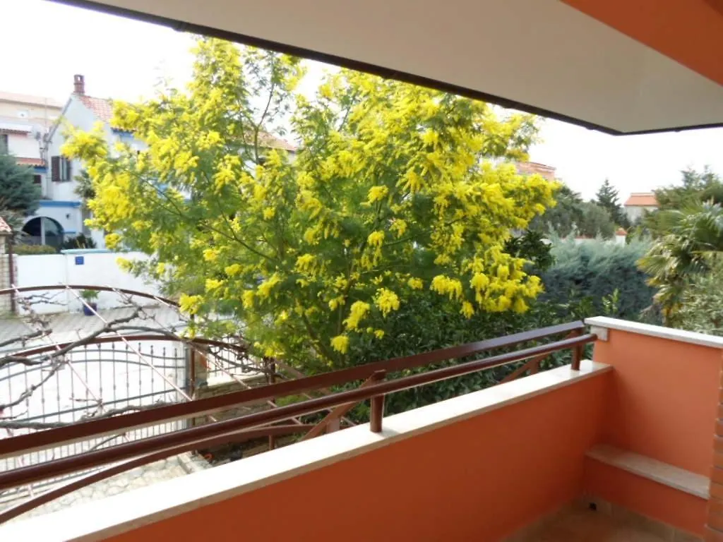 Apartment In Banjole With Terrace, Air Conditioning, Wifi, Washing Machine 3360-1