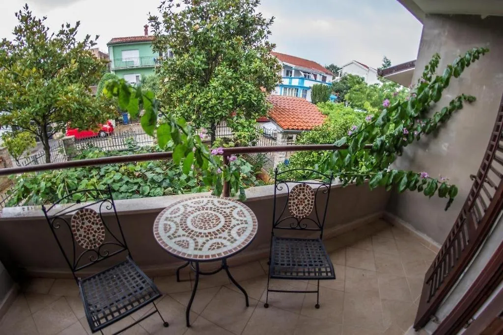 Apartment In Banjole With Terrace, Air Conditioning, Wifi, Washing Machine 3360-1 Croatia