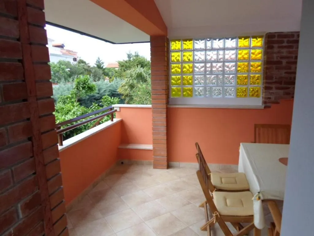 Apartment In Banjole With Terrace, Air Conditioning, Wifi, Washing Machine 3360-1