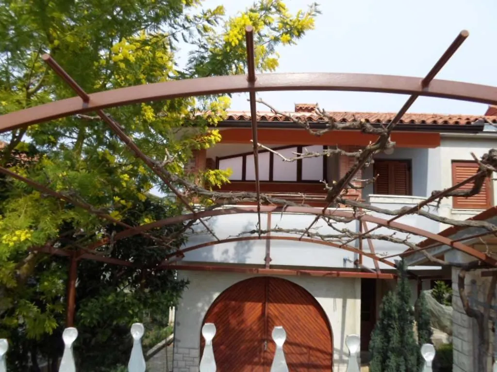 Apartment In Banjole With Terrace, Air Conditioning, Wifi, Washing Machine 3360-1 0*,  Croatia
