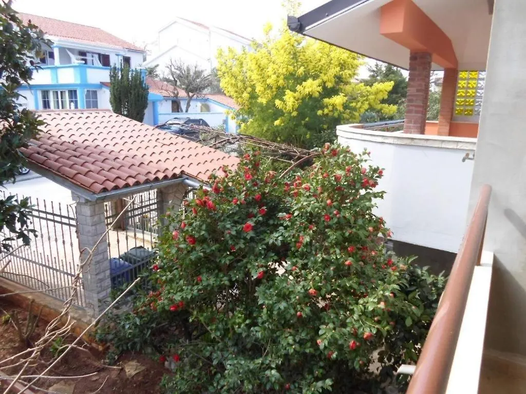 Apartment In Banjole With Terrace, Air Conditioning, Wifi, Washing Machine 3360-1 Chorvatsko